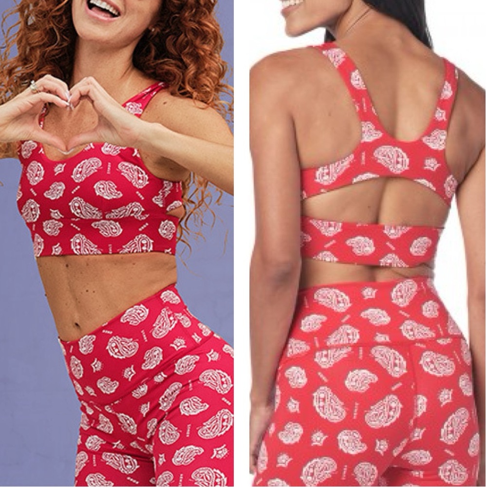 Zumba NWT Red & White Floral Paisley XO Racerback Open Back Athletic Sports Bra